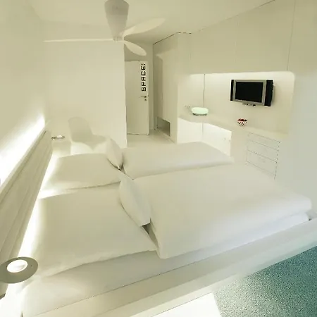 فندق Vinotel Augustin 3*